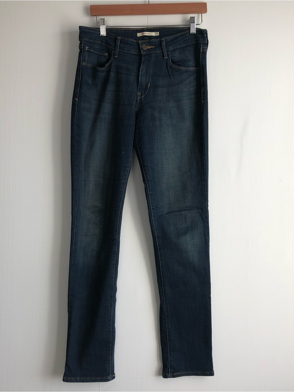 Levi's Women's mid rise Skinny Jeans - Dark Blue Wash